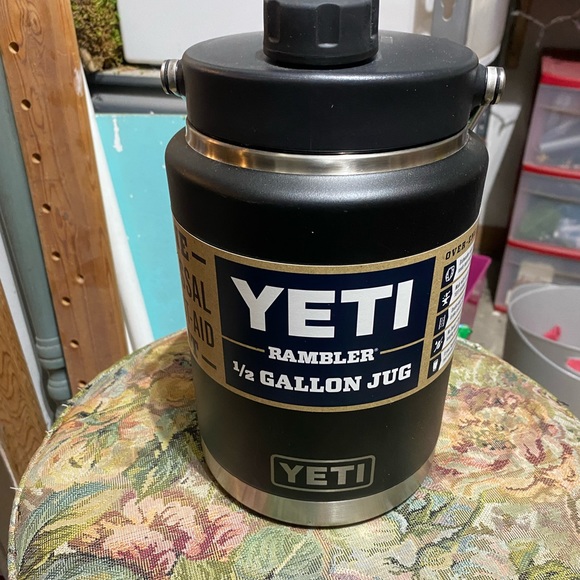 Yeti Dining Authentic 2 Gallon Yeti Jug Black Never Used New With